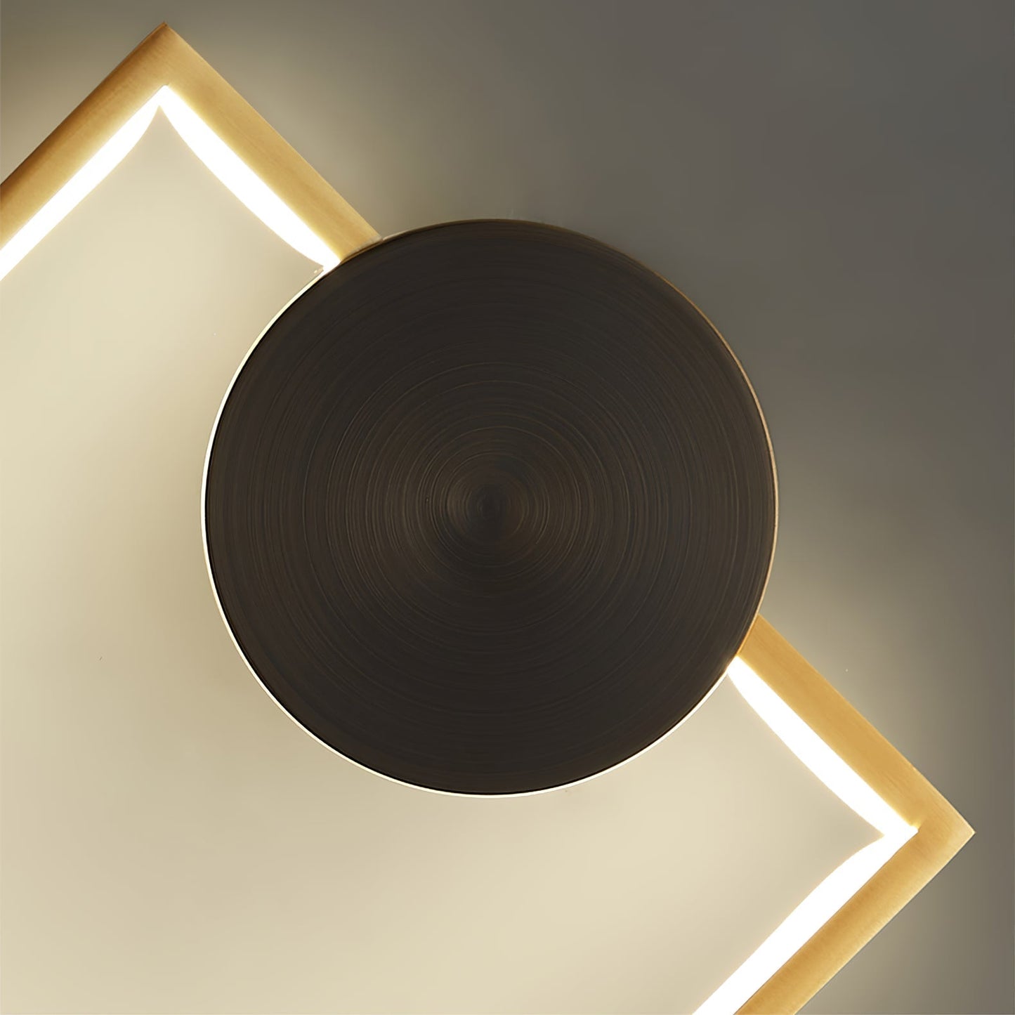 GeoBeam - Væglampe i geometrisk design
