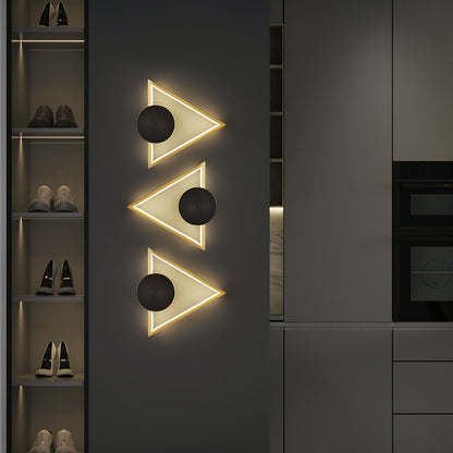 GeoBeam - Væglampe i geometrisk design