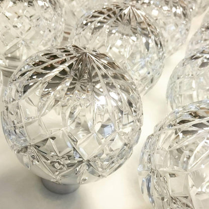 LuxeCrystal - Bordlampe med skinnende krystalkugle og varmt skær