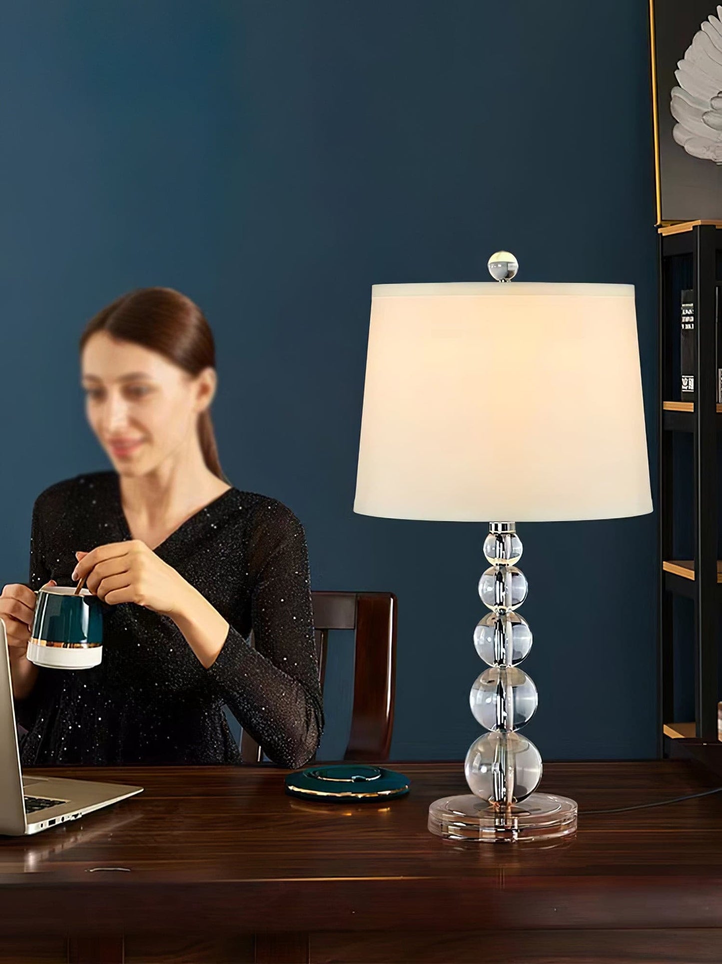 LichtSfeer - Bordlampe med elegant krystalkugleform
