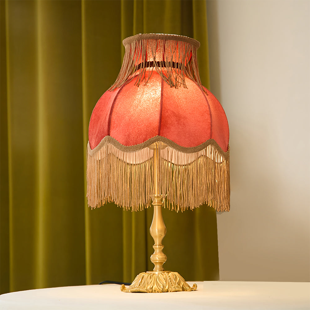 ChicTassel - Moderne bordlampe i messing til en varm atmosfære
