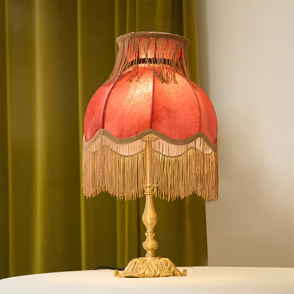 ChicTassel - Moderne bordlampe i messing til en varm atmosfære
