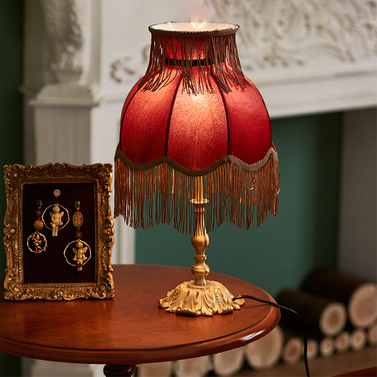 ChicTassel - Moderne bordlampe i messing til en varm atmosfære