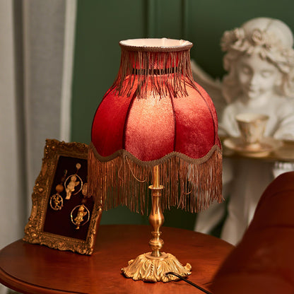 ChicTassel - Moderne bordlampe i messing til en varm atmosfære