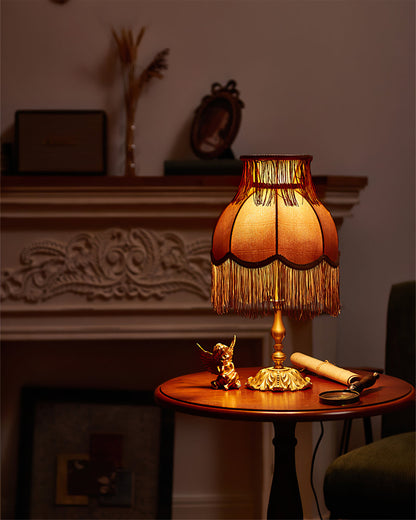 ChicTassel - Moderne bordlampe i messing til en varm atmosfære