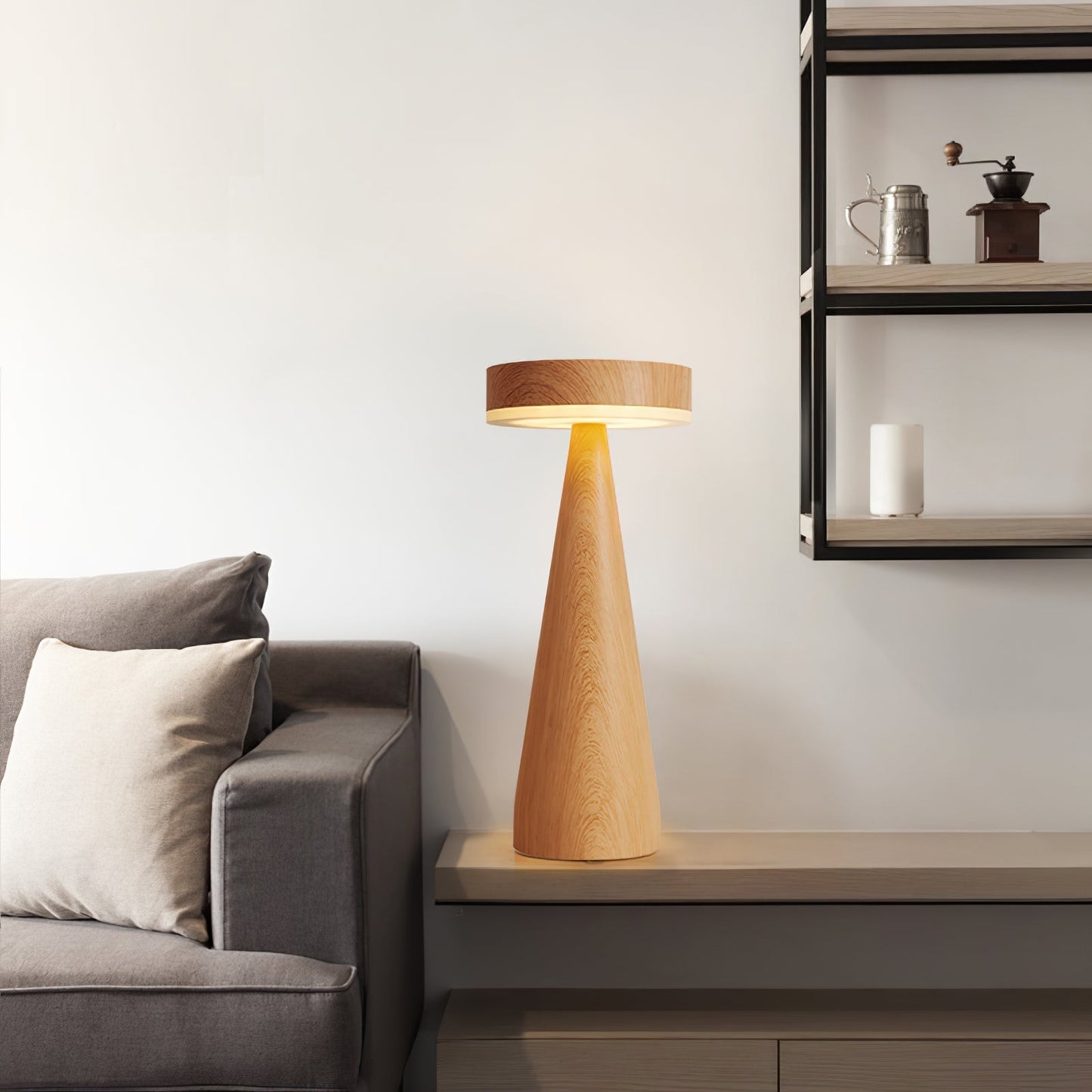 LighthouseLuxe - Bordlampe med genopladelig funktion og havinspiration