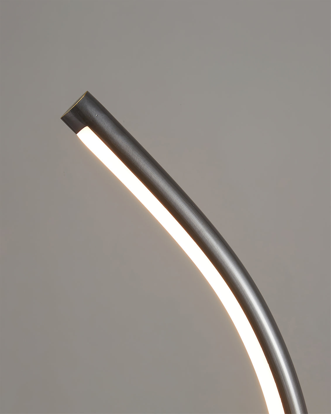 LinearGlow – Minimalistisk bordlampe med dæmpbar LED