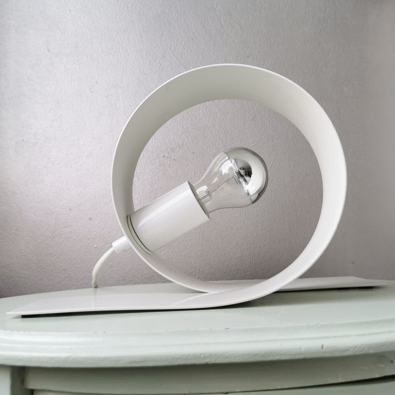 LoopingForm - Lampe de table