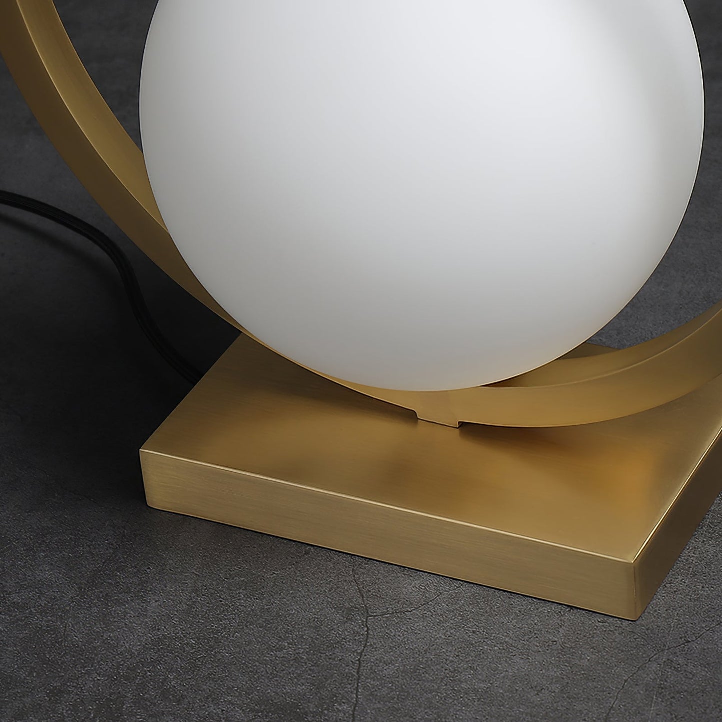 BrassGlow - Table Lamp with Brass Finish and Ambient Light