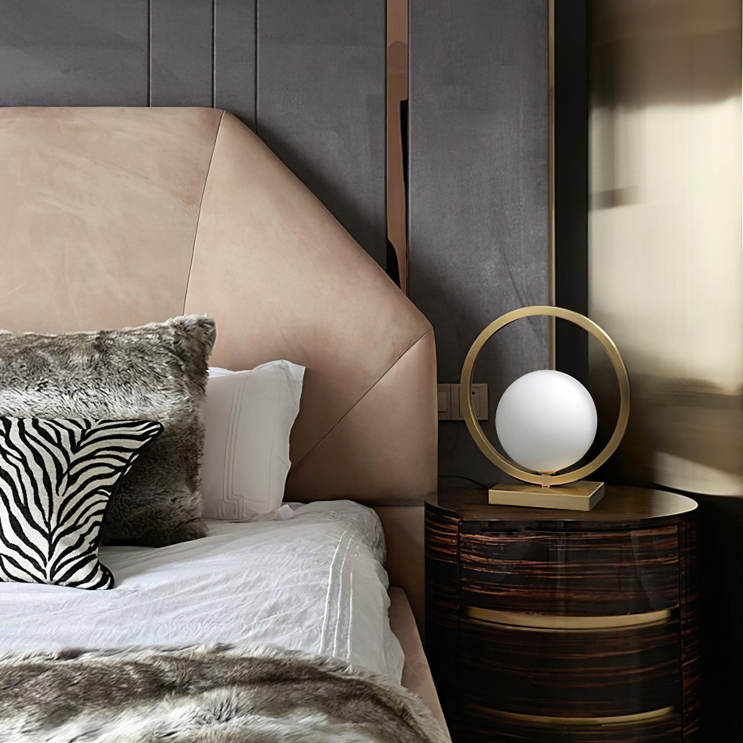 BrassGlow - Table Lamp with Brass Finish and Ambient Light