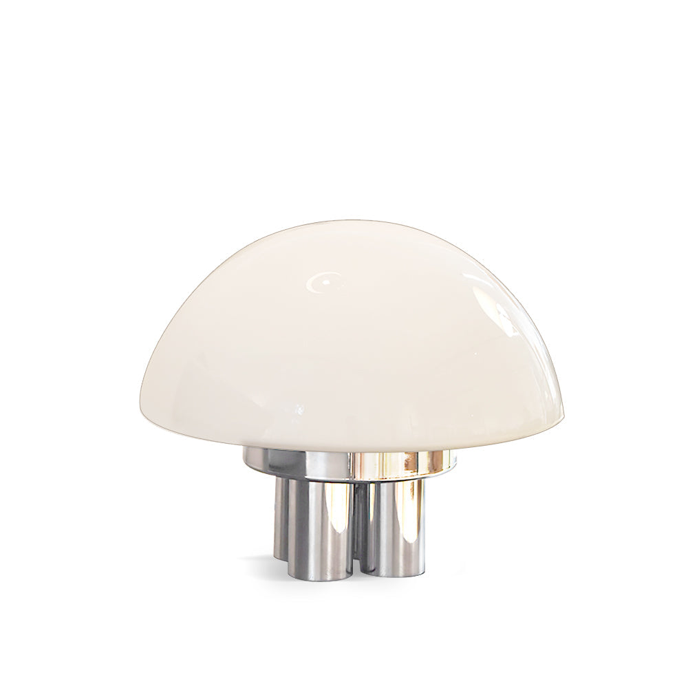 EleganceGlow – Hvid bordlampe med kromfod