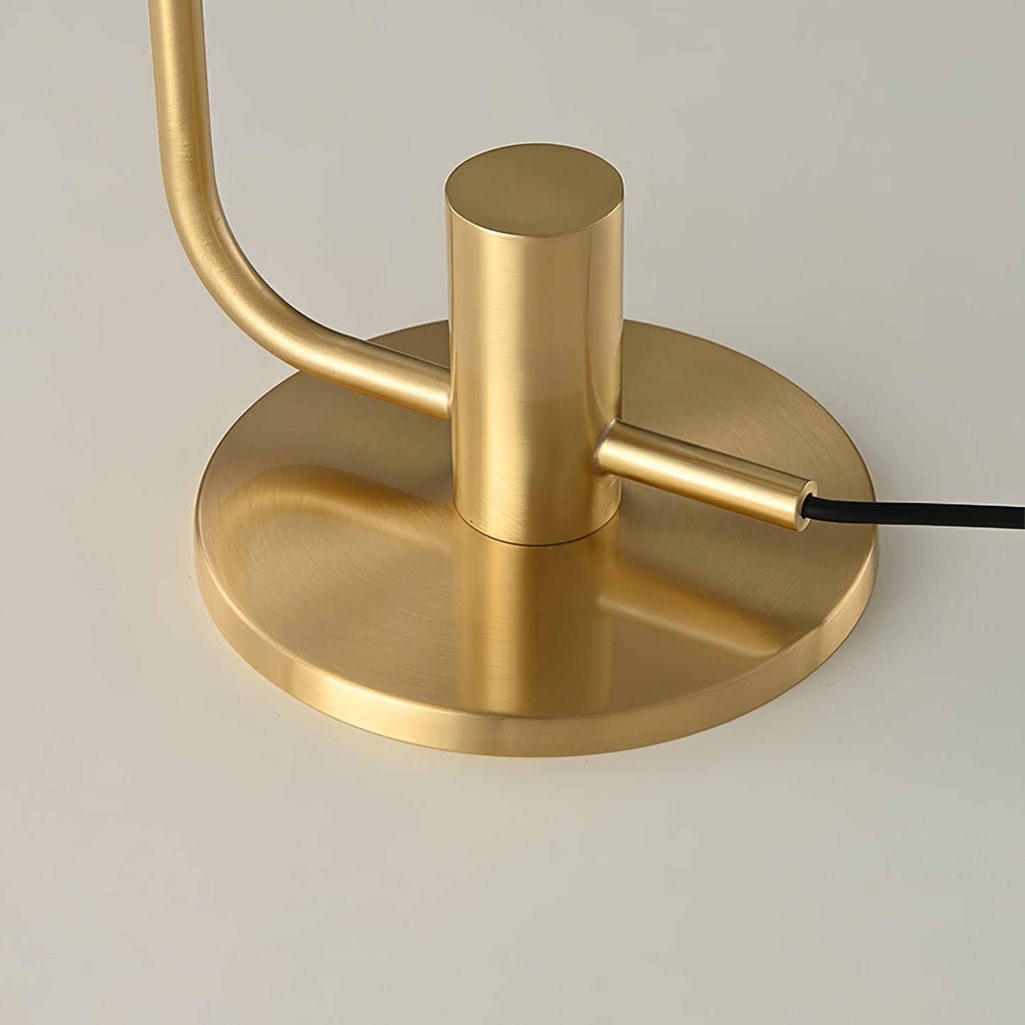 LuxeGlobe - Table Lamp