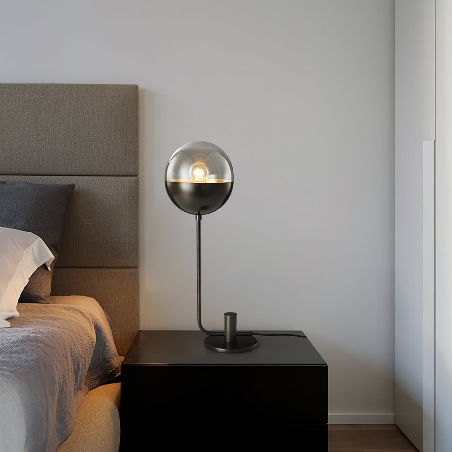 LuxeGlobe - Table Lamp