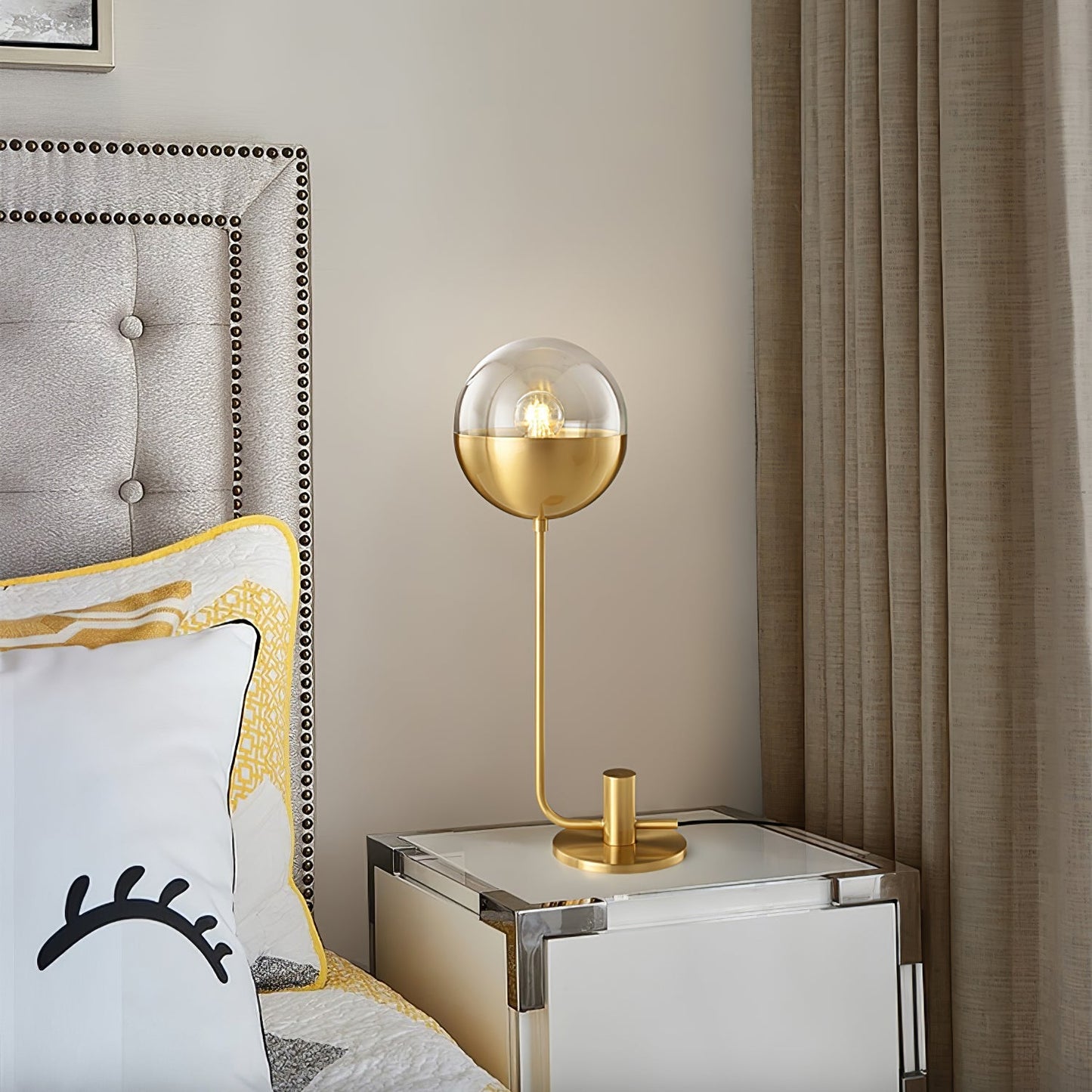 LuxeGlobe - Table Lamp