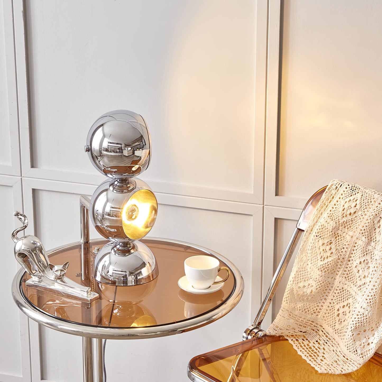 LuxeMickey - Table Lamp with Charismatic Style and Subtle Lighting