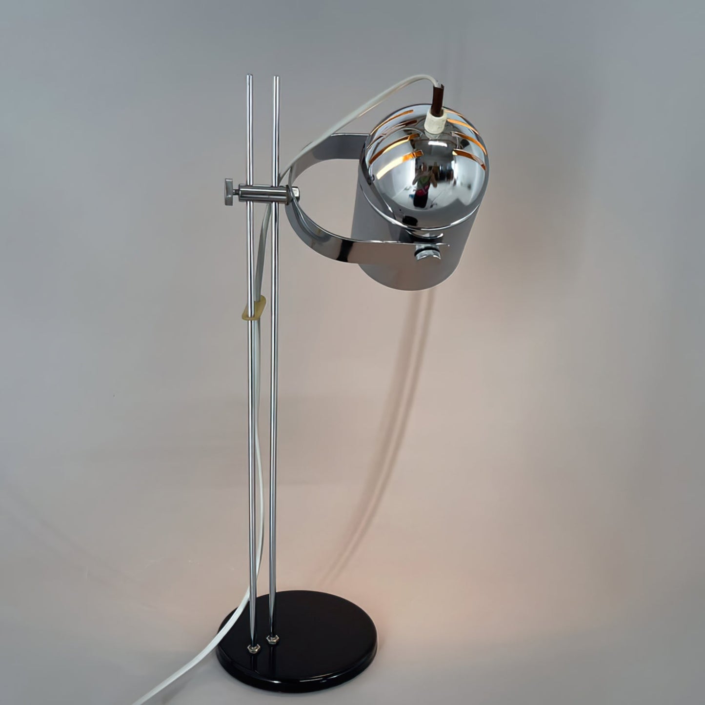CombiGlow - Bordlampe med fleksibel form og omgivende glød