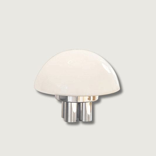 EleganceGlow – Hvid bordlampe med kromfod