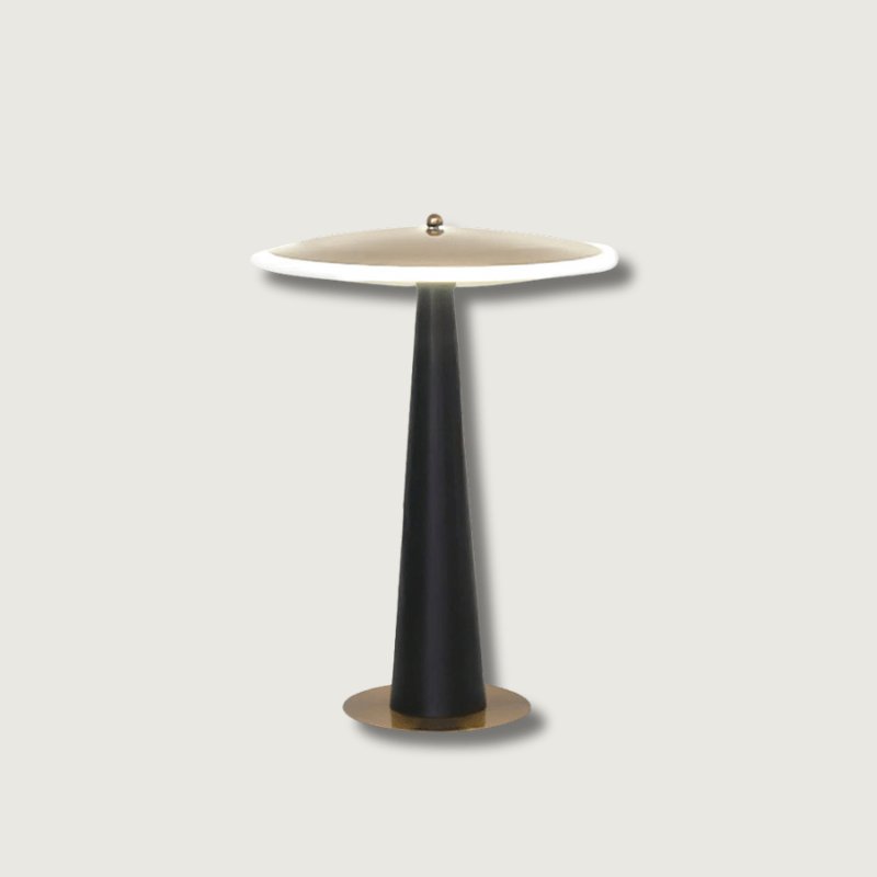 CopperBeat – Bordlampe med trommeform og kobberfinish