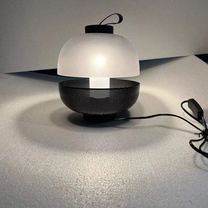 CenturyLuxe - Bordlampe med luksuriøst design og intim belysning
