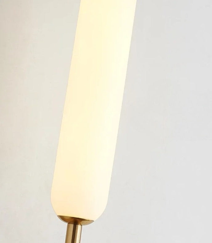 LuxeAura - Elegant gylden væglampe til LED-belysning