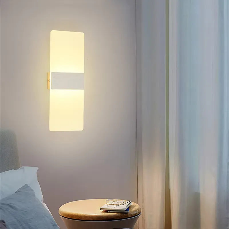 PureBeam - Lampe murale élégante pour chambre