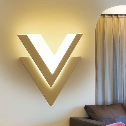 VGlow - Lampe murale LED avec forme en V créative