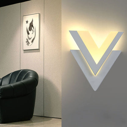 VGlow - Lampe murale LED avec forme en V créative