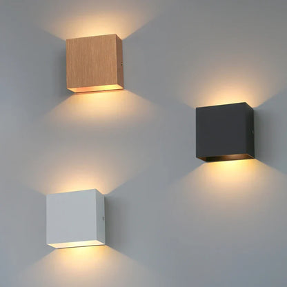EleganceGlow – Romersk væglampe i design