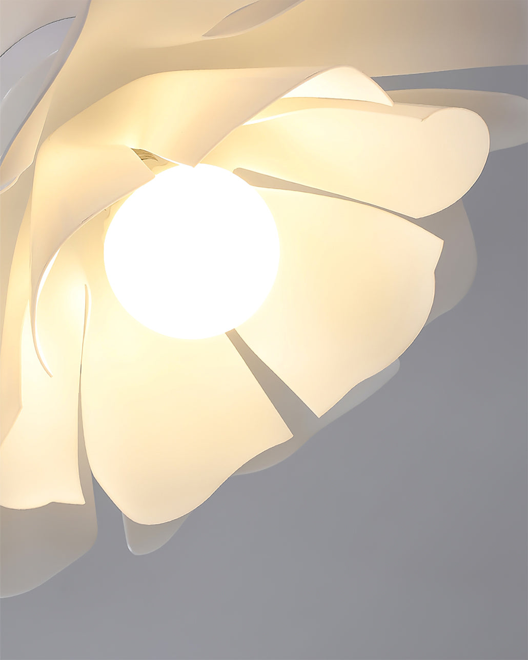 BloomGlow - Ceiling Lamp with Night Flowers and Warm Glow