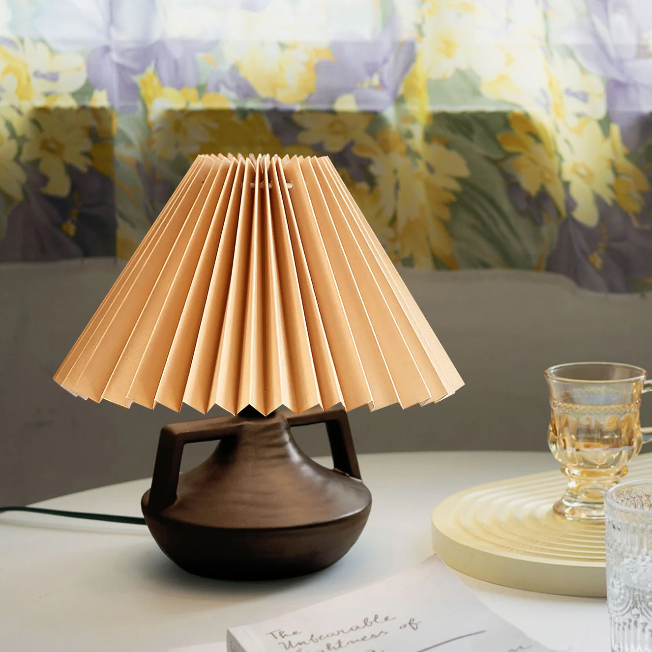 NaviaGlow - Table Lamp with Pleated Shade and Soft Light Diffusion