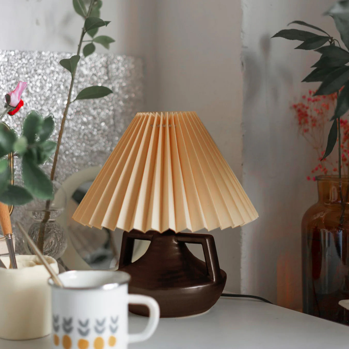 NaviaGlow - Table Lamp with Pleated Shade and Soft Light Diffusion