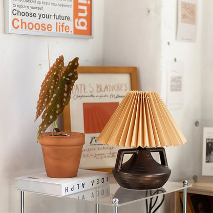 NaviaGlow - Table Lamp with Pleated Shade and Soft Light Diffusion
