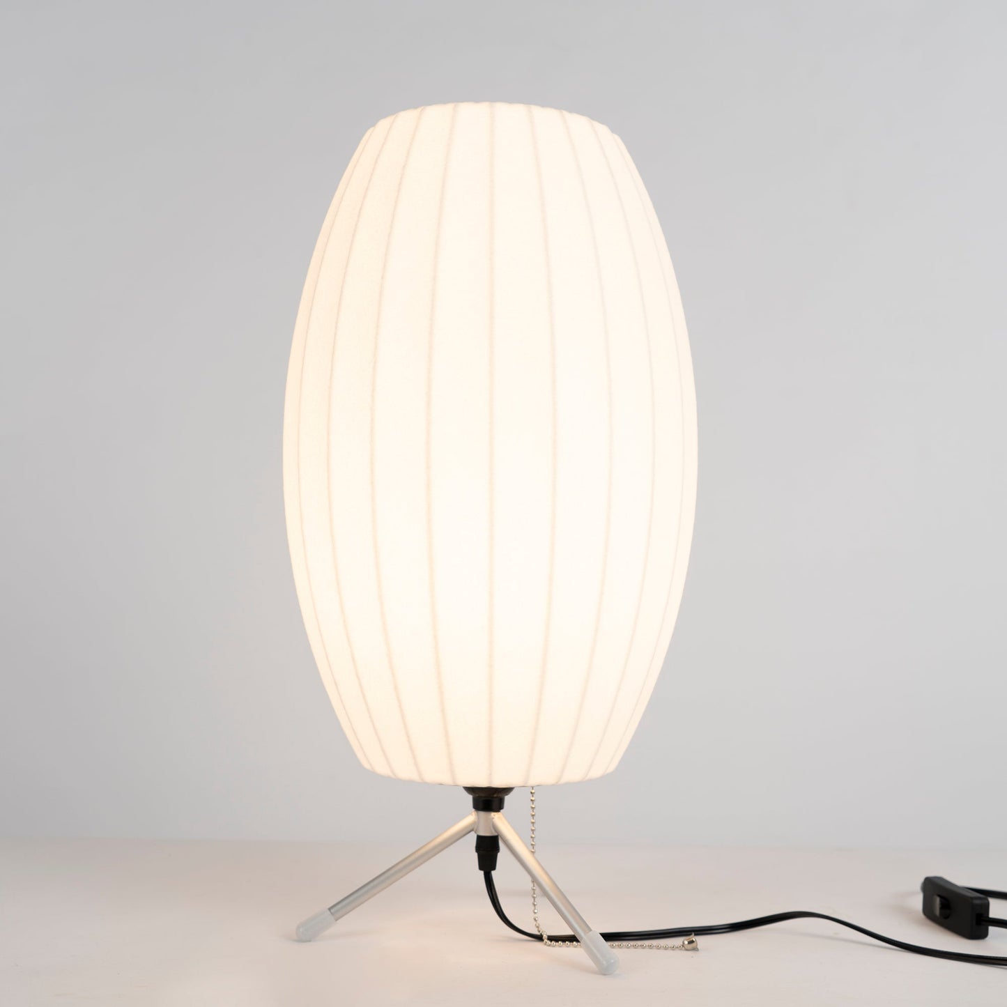 NelsonGlow - Tripod Table Lamp