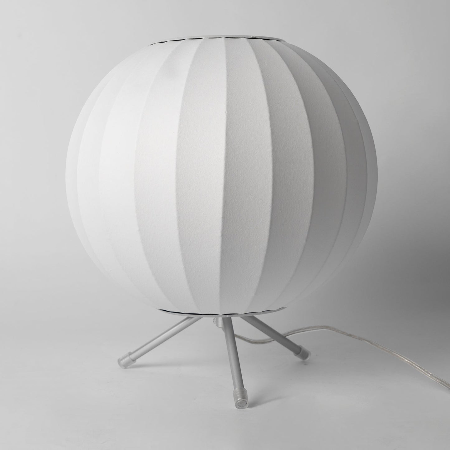 NelsonGlow - Tripod Table Lamp