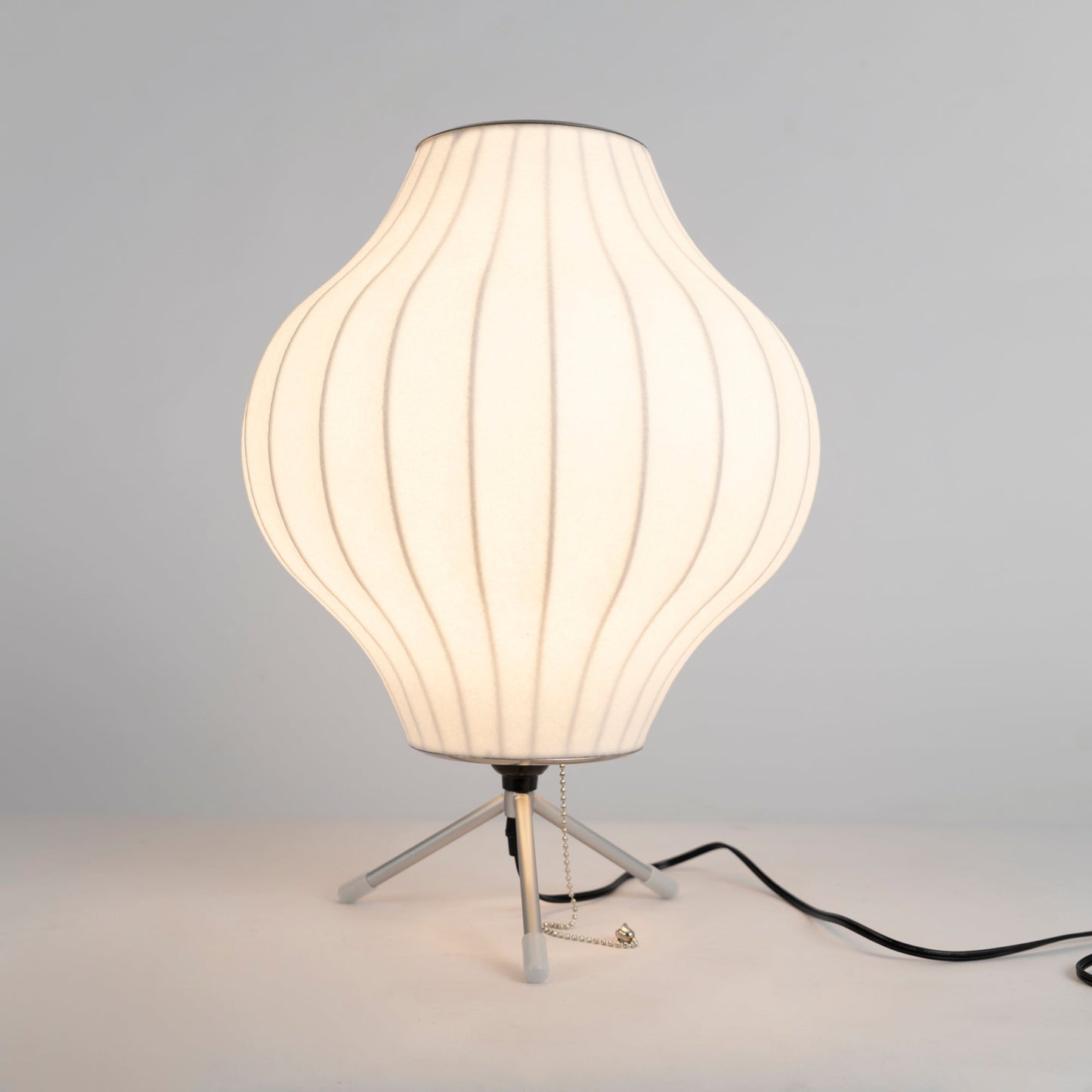 NelsonGlow - Tripod Table Lamp