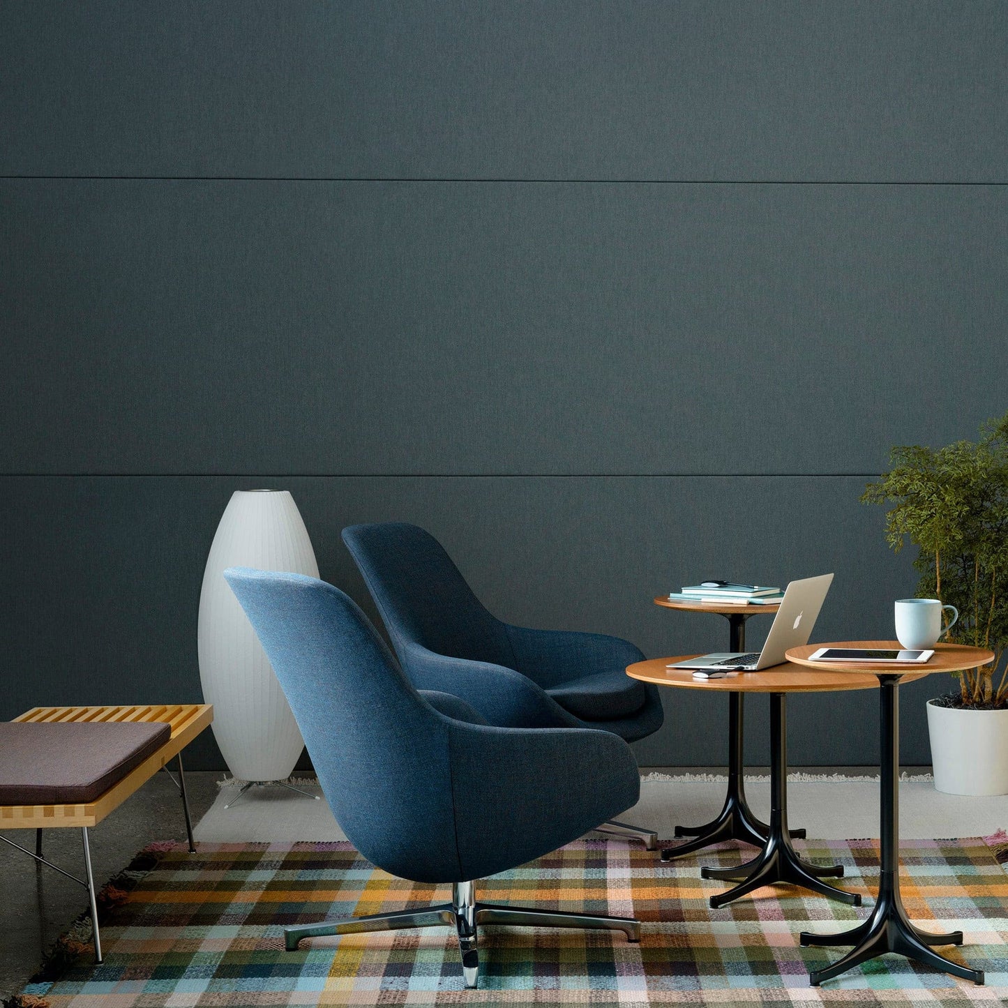 NelsonGlow - Tripod Table Lamp