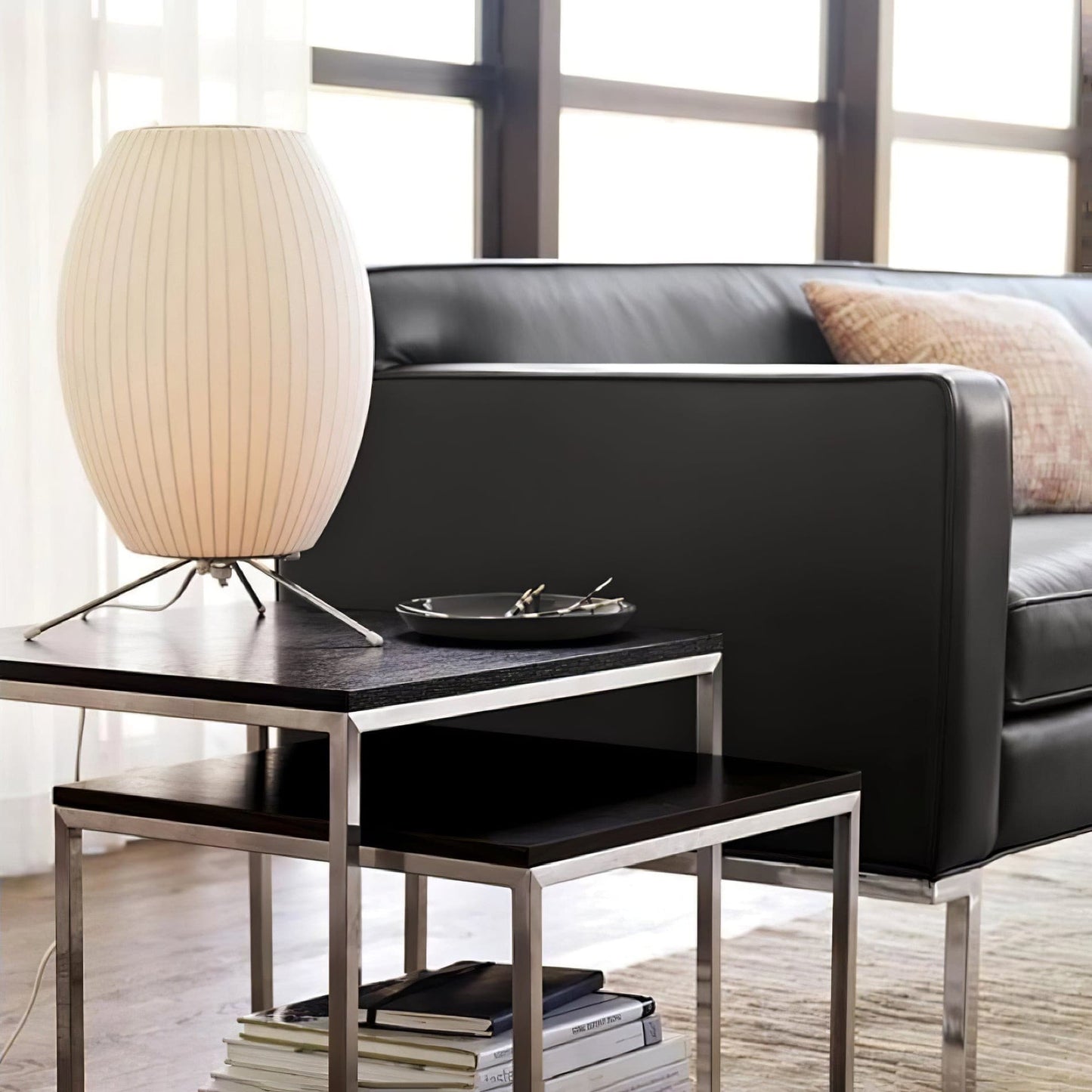 NelsonGlow - Tripod Table Lamp