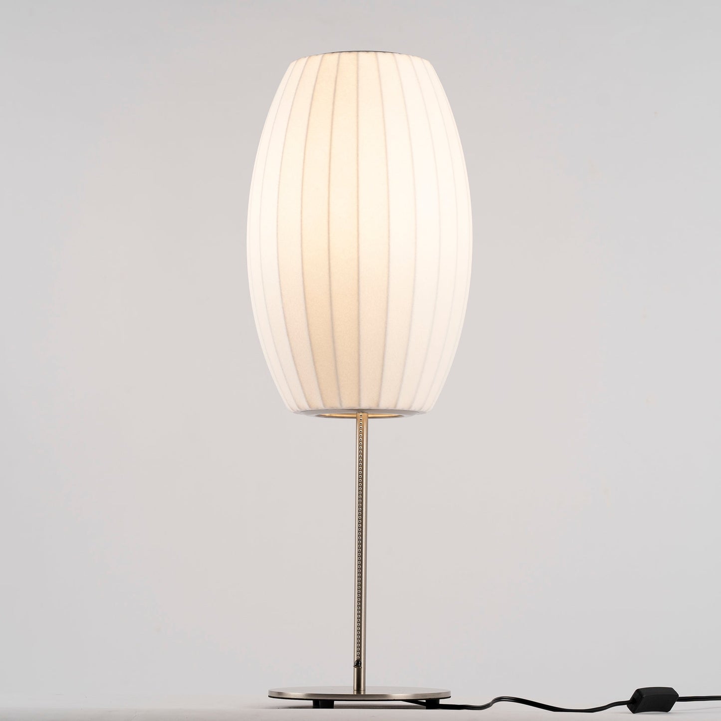 NelsonGlow - Classic Table Lamp with Steel Base