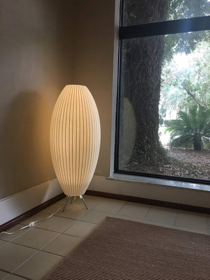 NelsonGlow - Tripod Table Lamp