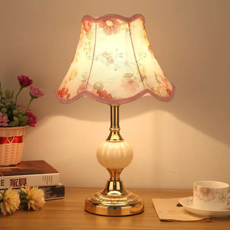 VintageNordik - Éclairage de Table Élégant