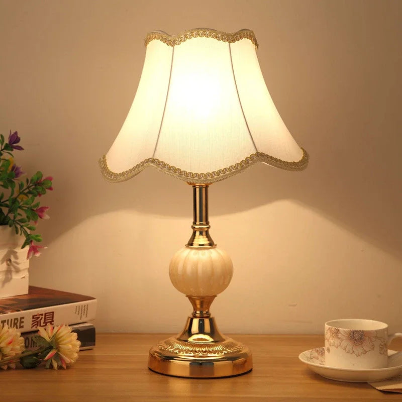 VintageNordik - Éclairage de Table Élégant