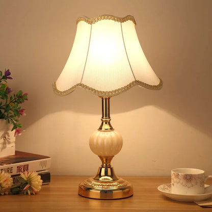 VintageNordik - Éclairage de Table Élégant
