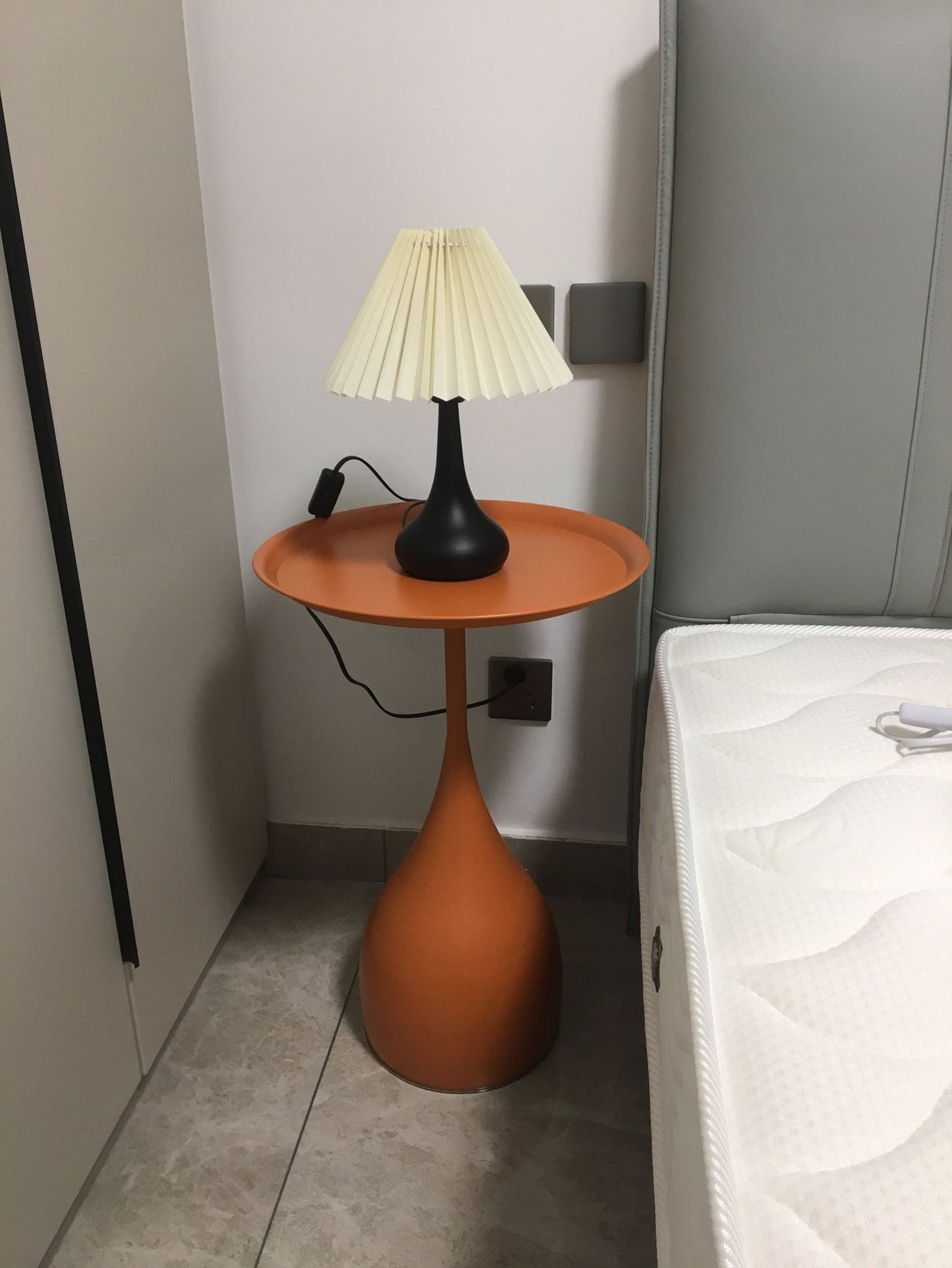 DrumGlow - Bordlampe med tidløst design og hyggeligt skær