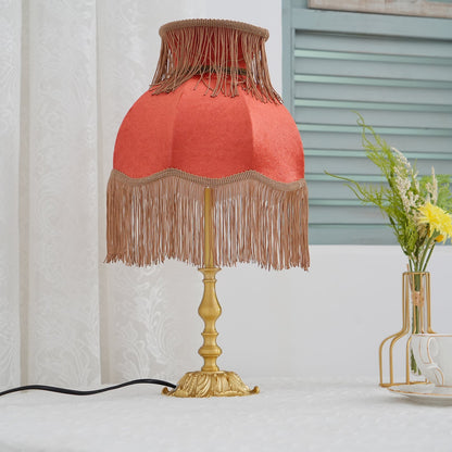 ChicTassel - Moderne bordlampe i messing til en varm atmosfære