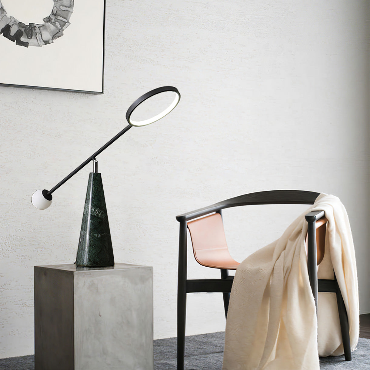 OrbitGlow – Moderne bordlampe med geometrisk design