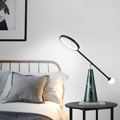 OrbitGlow – Moderne bordlampe med geometrisk design