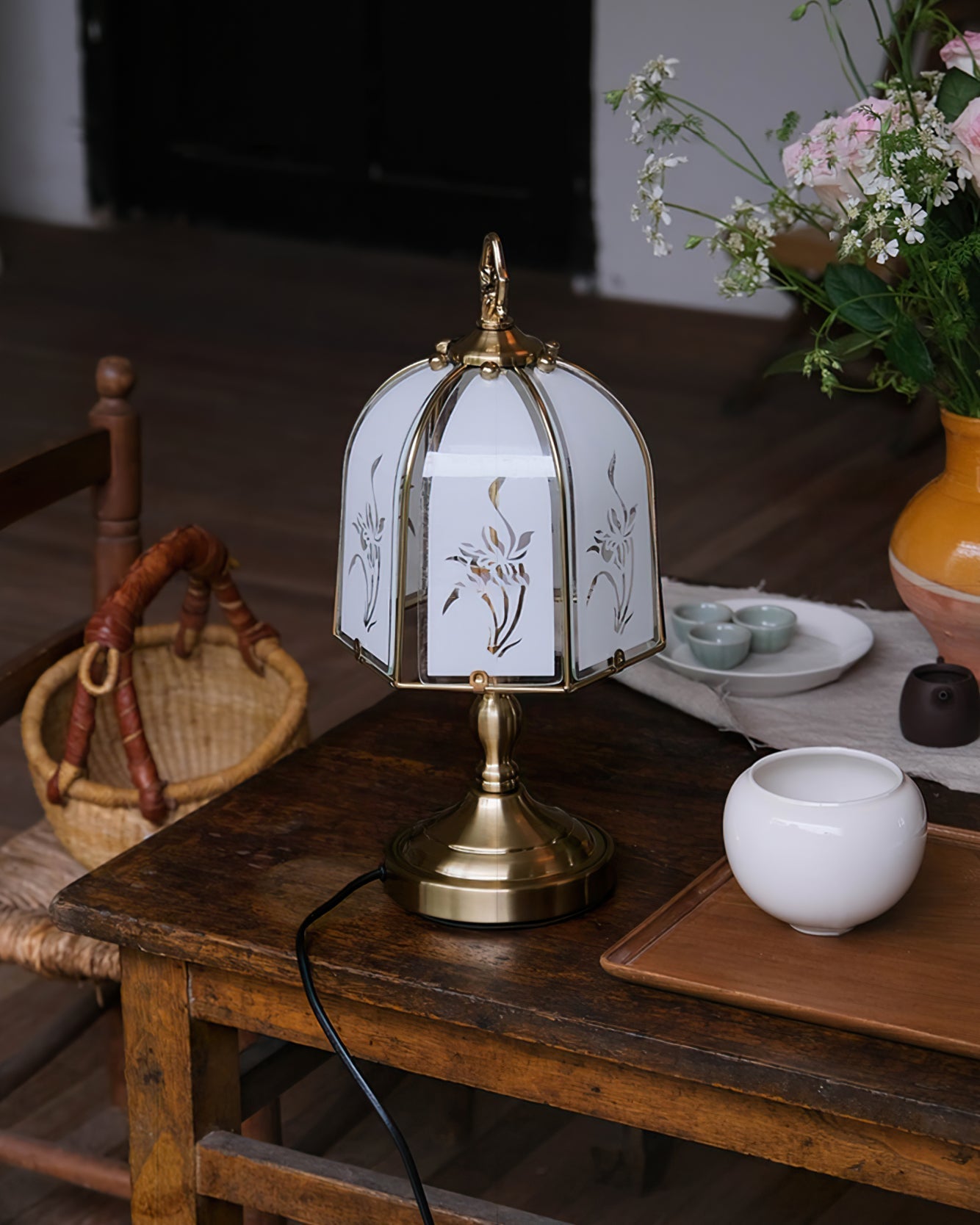 OrchidRadiance - Glass Table Lamp