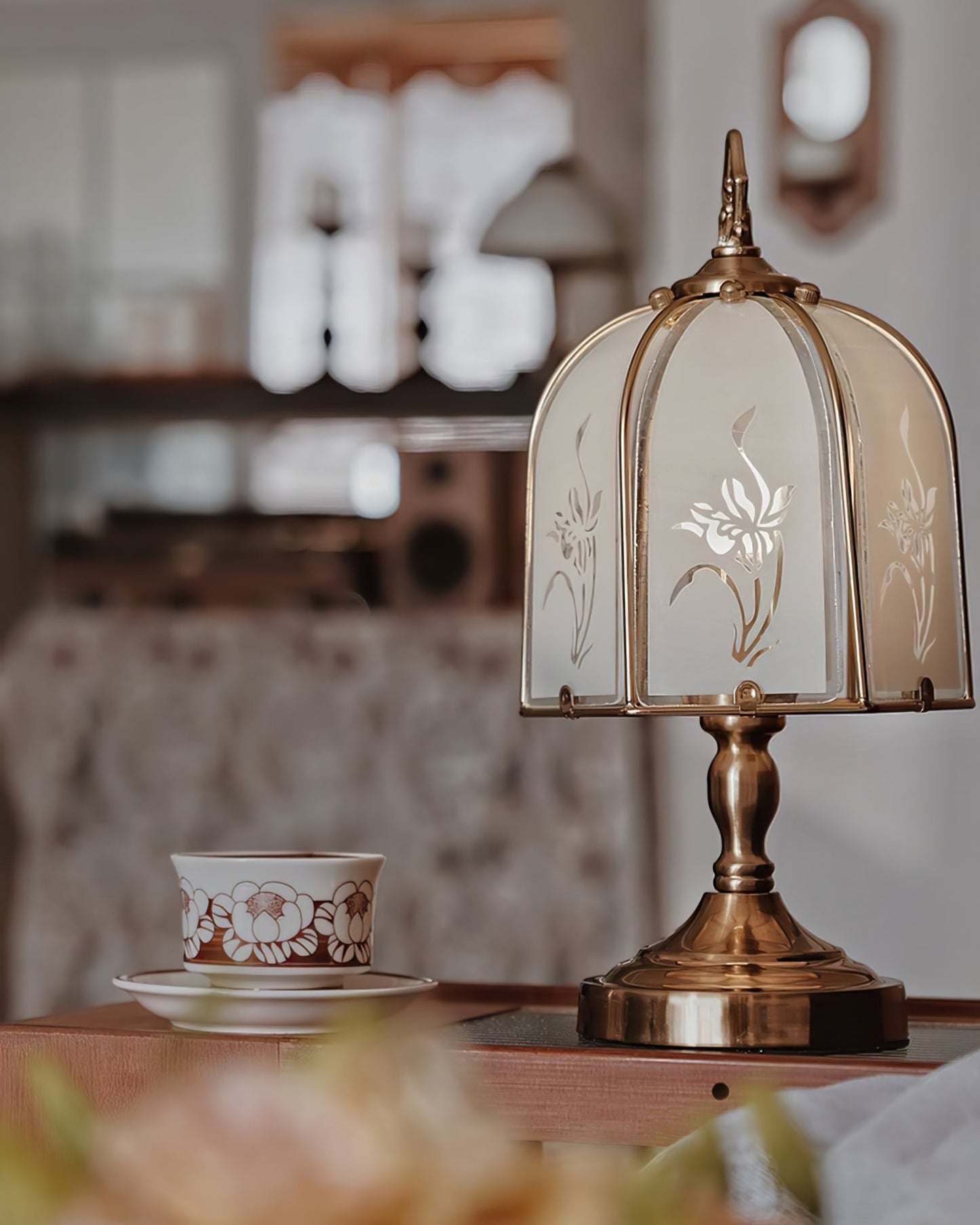 OrchidRadiance - Glass Table Lamp