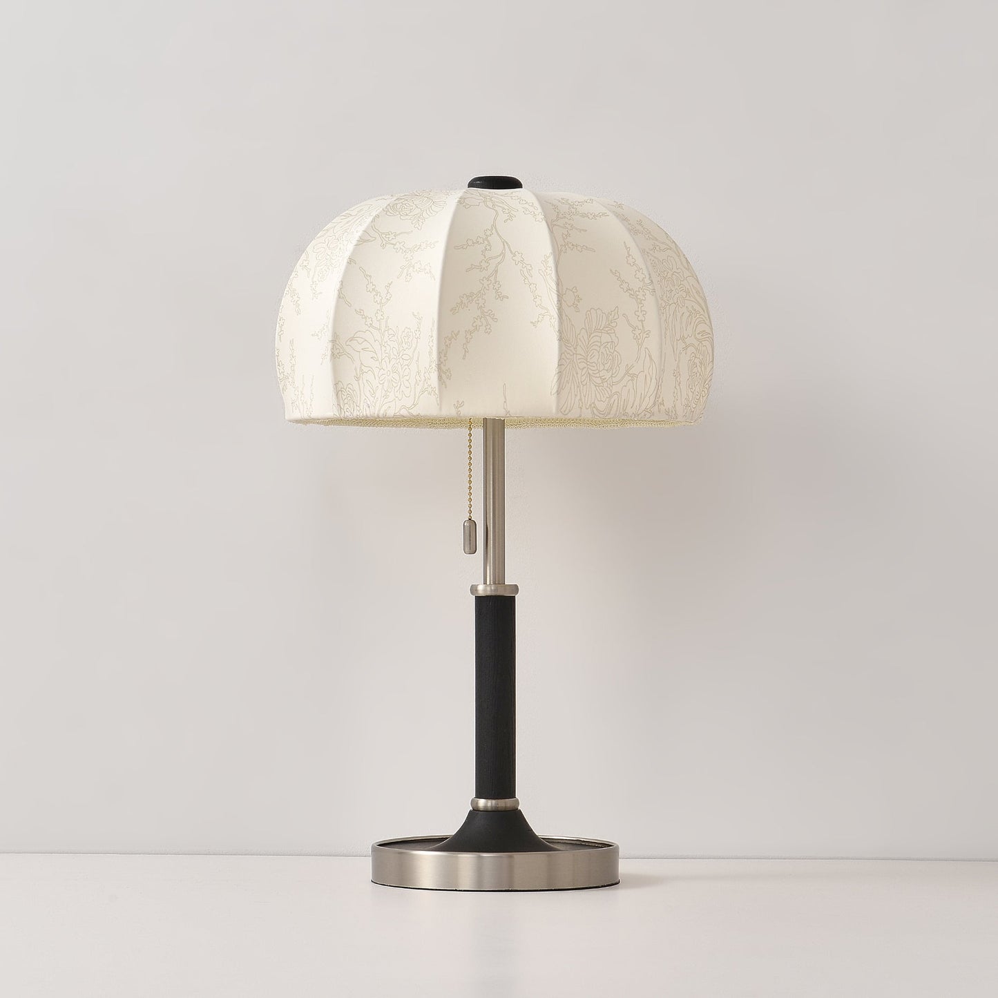 OrchidLite - Stilfuld Bordlampe med Moderne Stoffront