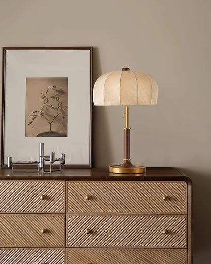 OrchidLite - Stilfuld Bordlampe med Moderne Stoffront